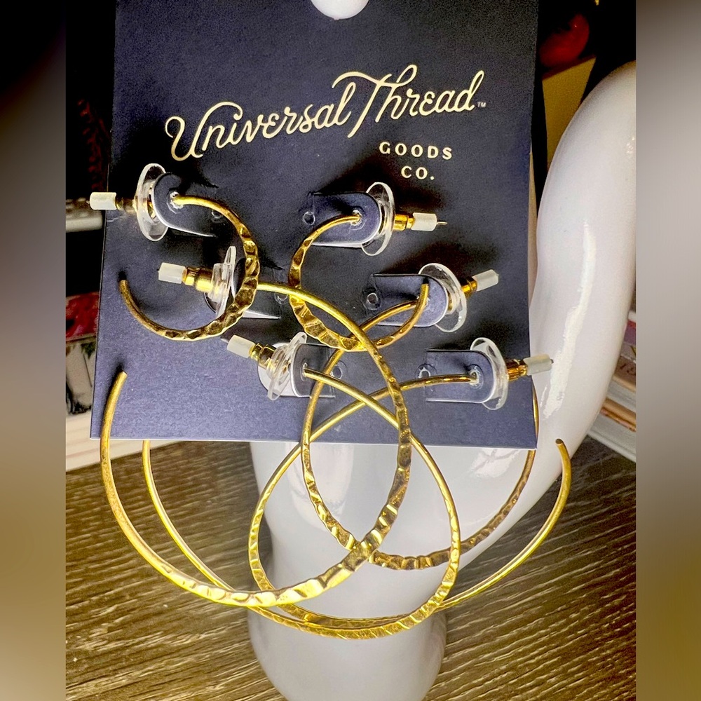 Universal Thread Gold Hoop Earrings Set